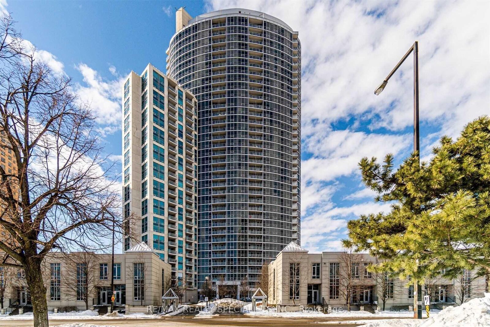 Property Photo:  83 Borough Drive 1001  ON M1P 5E4 