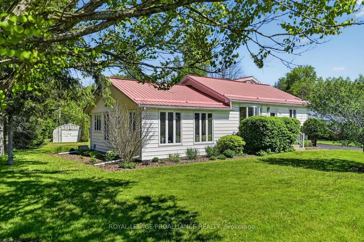 Property Photo:  530 Gill Street N  ON K0E 1E0 