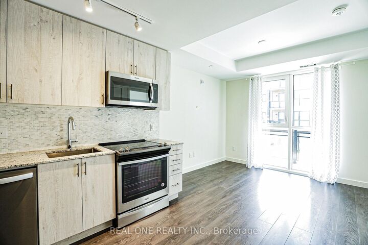 Property Photo: 150 Sabina Drive 209 ON L6H 0W3