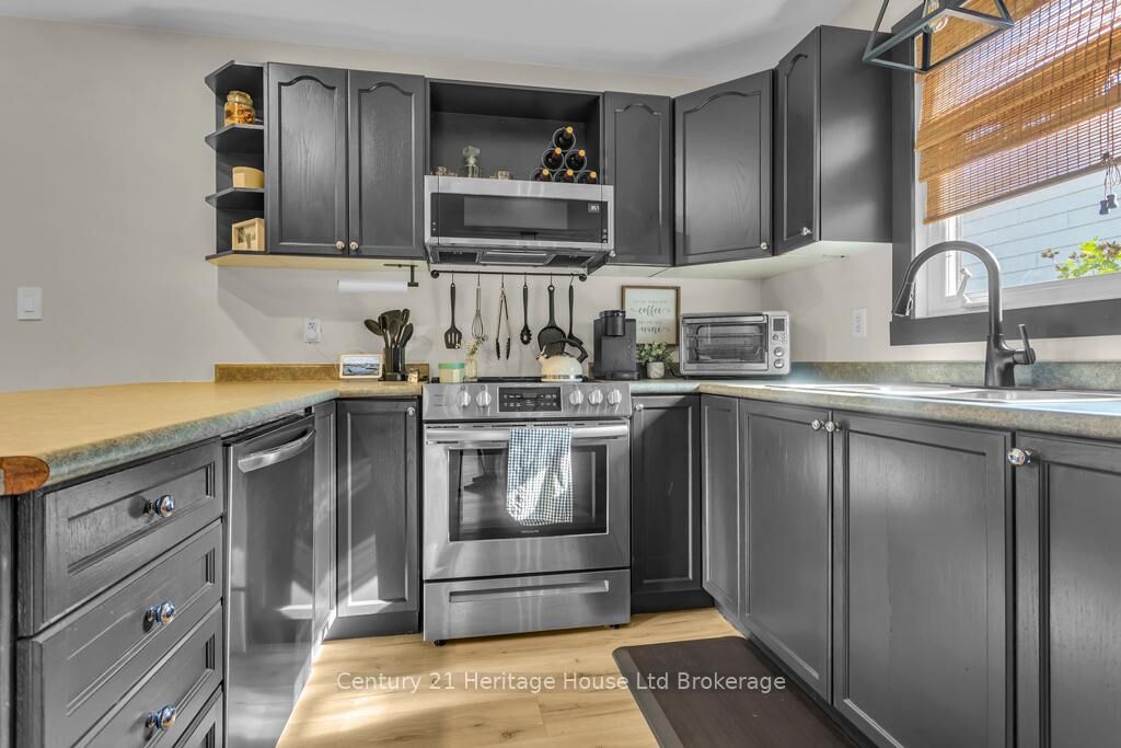 Property Photo: 14 Herford Street ON N4G 4V2