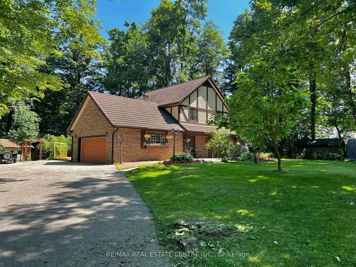 Property Photo:  132 Birch Grove  ON L9V 2W3 
