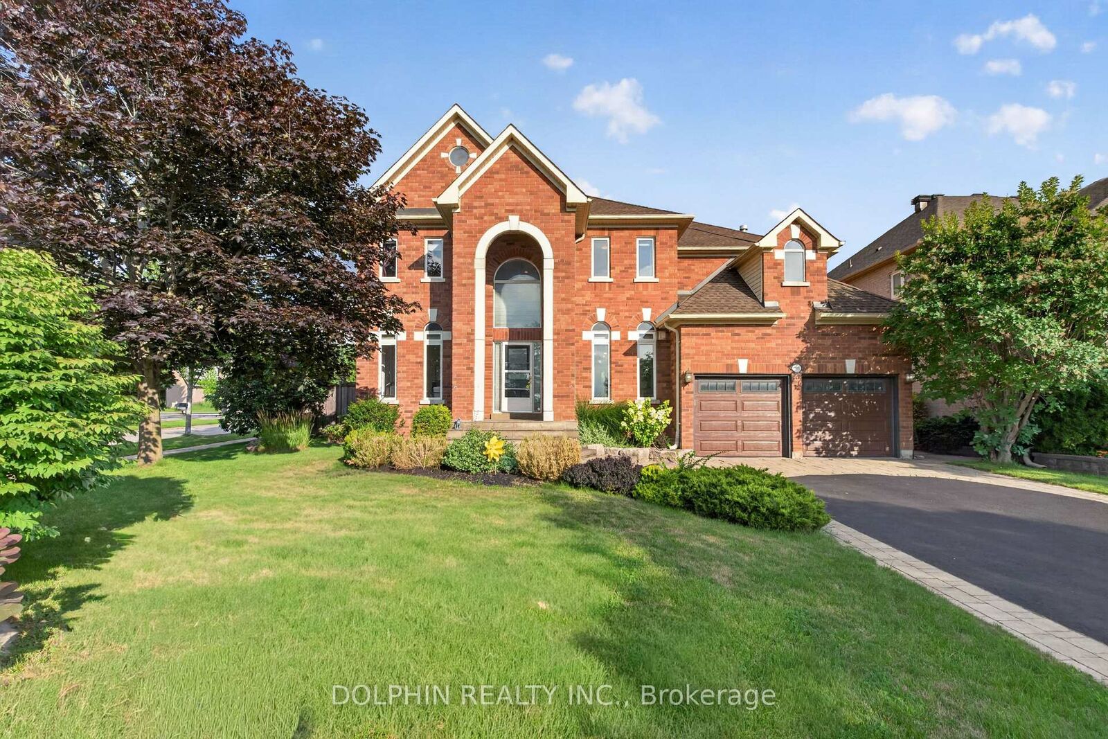 Property Photo: 735 Foxcroft Boulevard ON L3X 1N1
