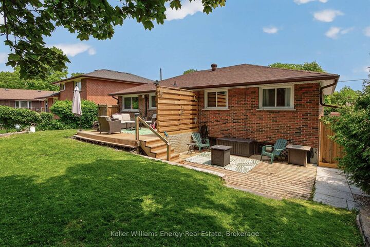 Property Photo:  405 Bernhard Crescent  ON L1G 2B7 