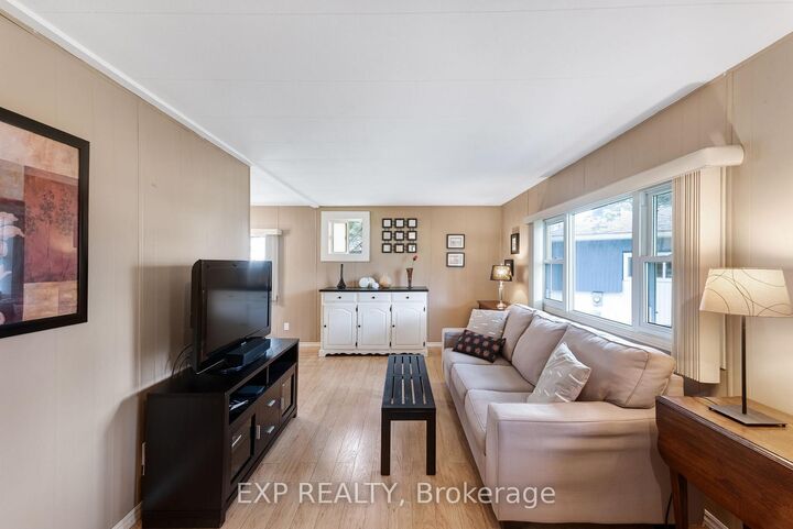 Property Photo: 11 Hawthorne Drive ON L9S 1P7