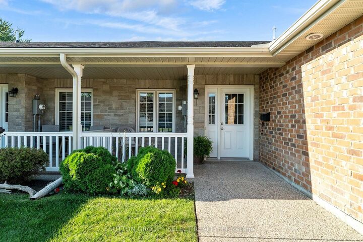 Property Photo: 14 Devon Drive ON N0M 1S3