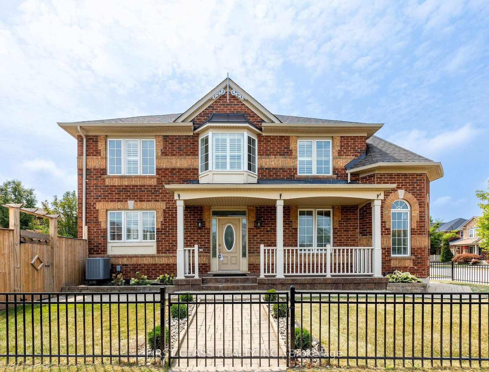 Property Photo: 802 Yates Drive ON L9T 0E7