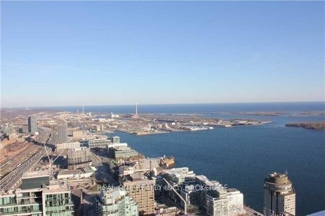 Property Photo: 88 Harbour Street 6806 ON M5J 0C3