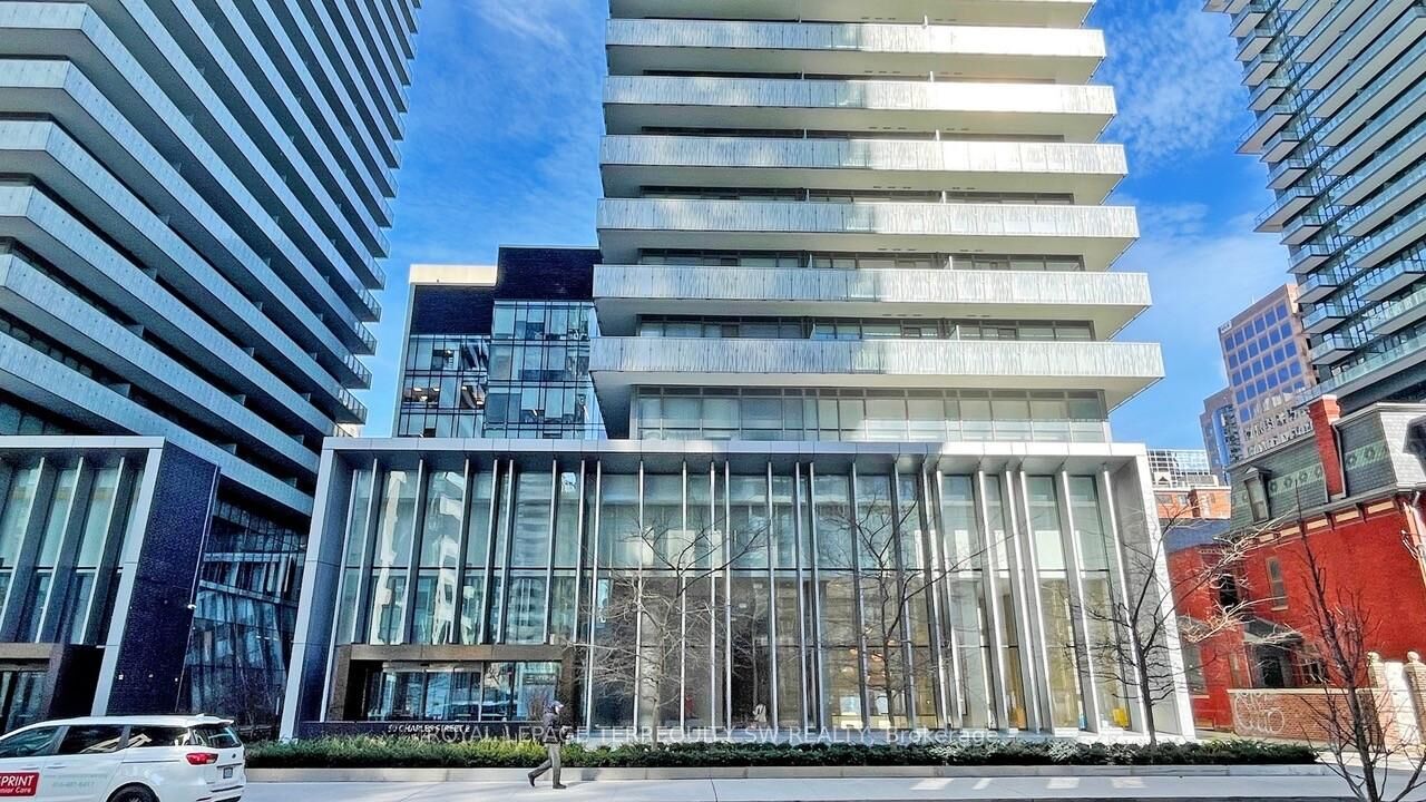 Property Photo:  50 Charles Street E 2712  ON M4Y 0C3 