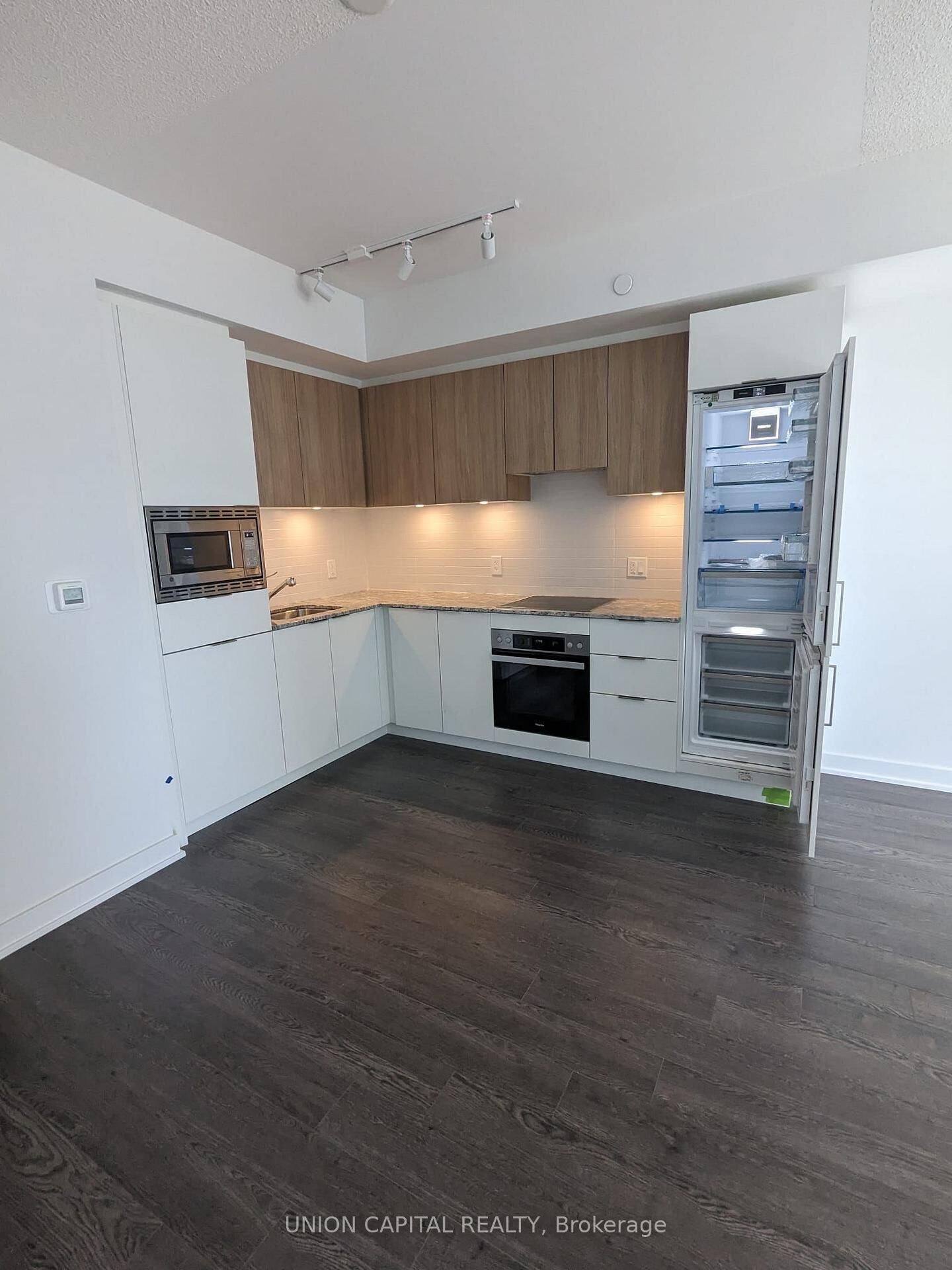 Photo de la propriété: 50 O'Neill Road 308 ON M3C 0H1