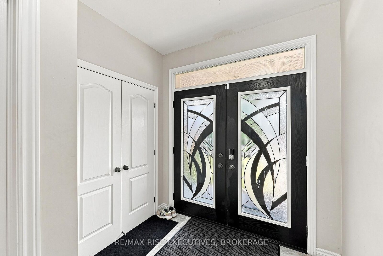 Property Photo: 645 Gwen Avenue ON K7P 0M2