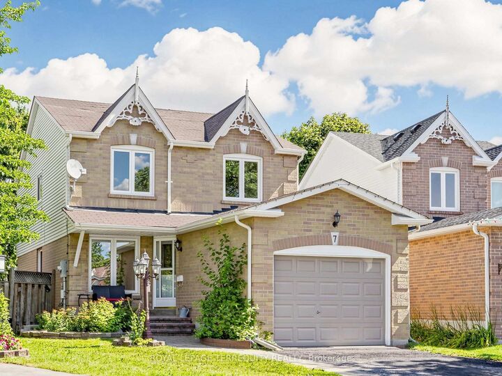 Property Photo: 7 Yorkville Court ON L1E 2A7