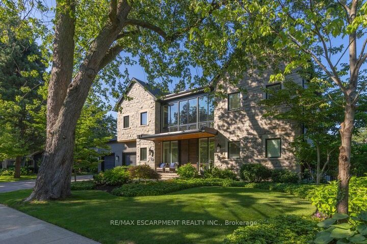 Property Photo: 253 Rossmore Boulevard ON L7N 1R4