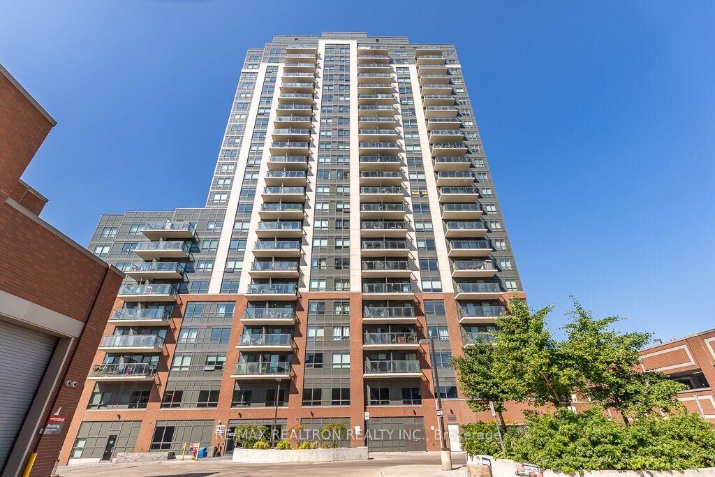 Property Photo: 1420 Dupont Street 811 ON M6H 0B6