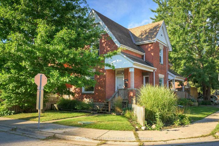 Property Photo: 447 Woodman Avenue ON N5W 4A1