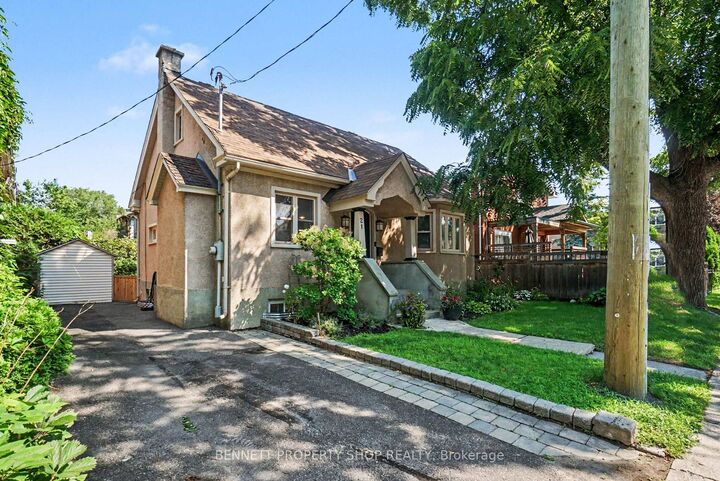 Property Photo:  21 Hazel Street  ON K1S 0E7 