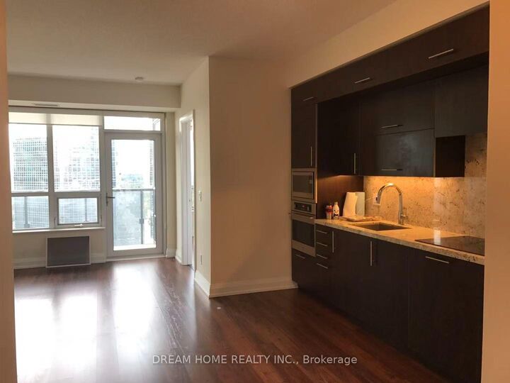 Property Photo: 5 Shepperd Avenue E 2119 ON L3R 2N7