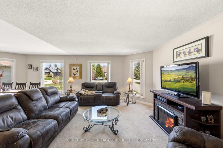 Property Photo: 27 Creek Drive ON L0E 1N0