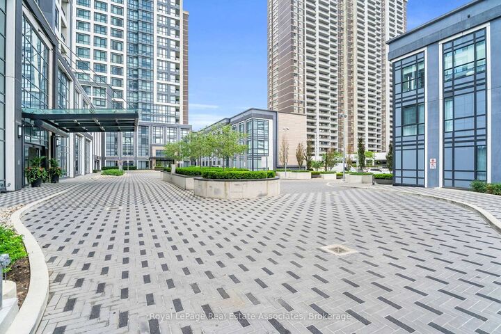 Property Photo:  9 Mabelle Avenue 922  ON M9A 0E1 