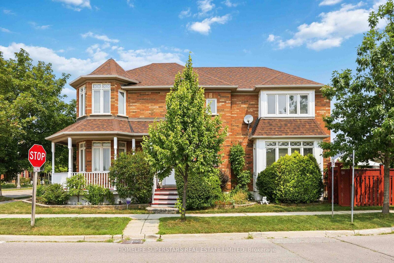 Property Photo: 76 Riverlands Avenue ON L6B 1B6