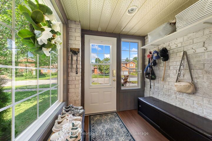 Property Photo: 911 Watson Place ON L4R 5B9