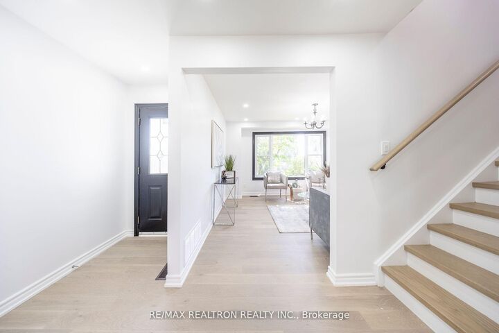 Property Photo: 14 Grassmere Avenue ON L1H 3X4