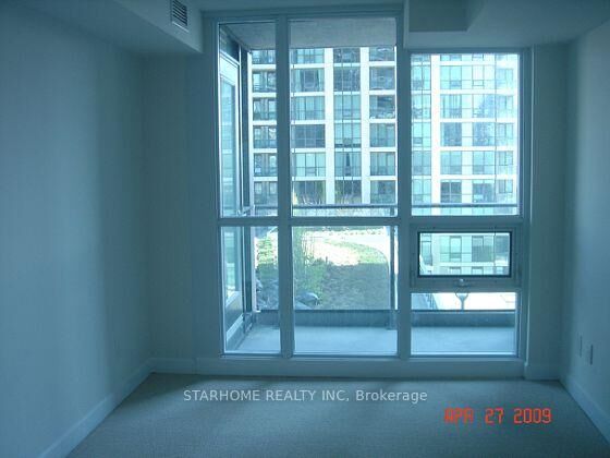 Photo de la propriété: 18 Harbour Street 706 ON M5J 2Z6