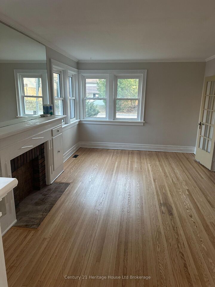 Property Photo:  365 Brant Street  ON N4S 6G3 