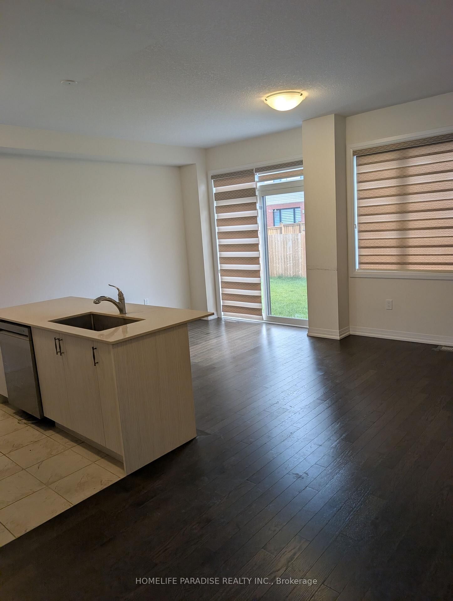 Property Photo:  15 Blacklock Street E 3  ON N1S 0E6 