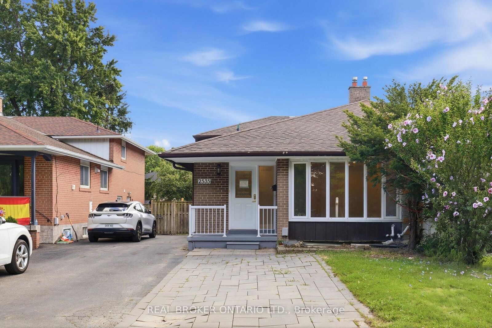 Photo de la propriété:  2535 Padstow Crescent  ON L5J 2G2 