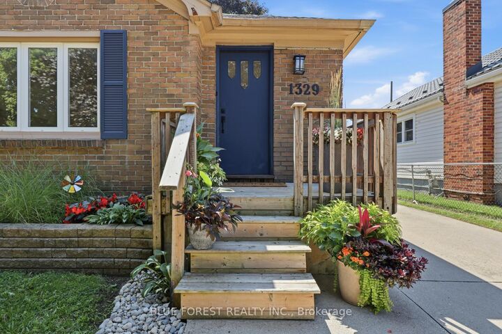 Property Photo: 1329 Brydges Street ON N5W 2C5