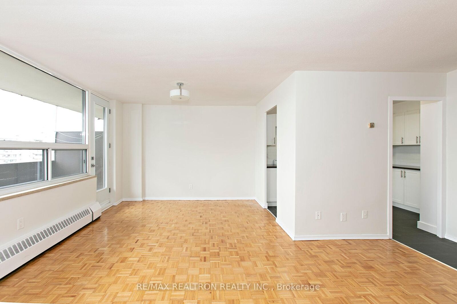 Property Photo:  6200 Bathurst Street 601  ON M2R 2A3 