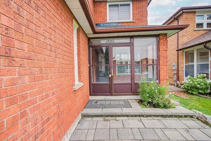 Property Photo: 35 Royal Palm Drive ON L4J 5R4
