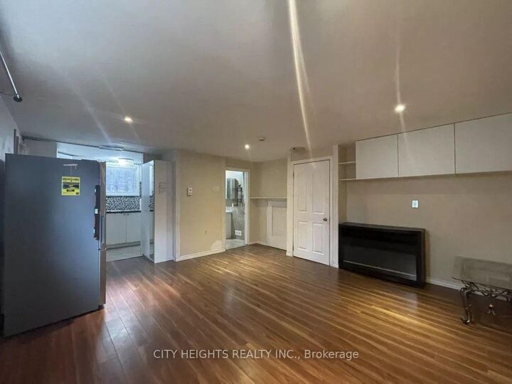 Property Photo: 176 Fennell Avenue E ON L9A 1S3