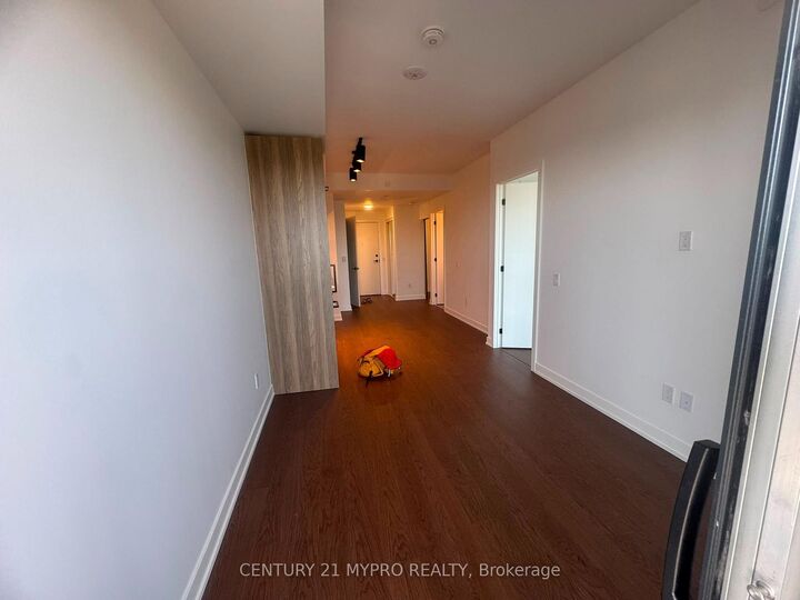 Property Photo: 89 Montclair Avenue 1619 ON M5P 1P5