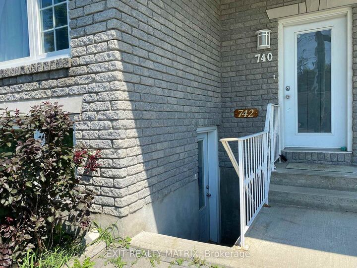 Property Photo: 742 Laval Street ON K0A 1M0