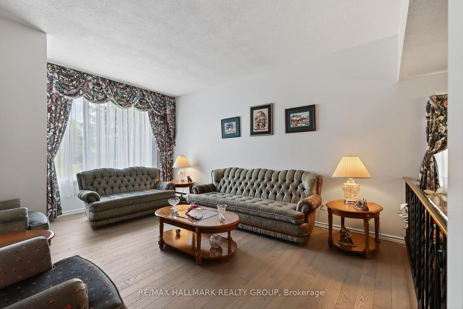 Property Photo: 1463 Kamouraska Circle ON K1C 3J1