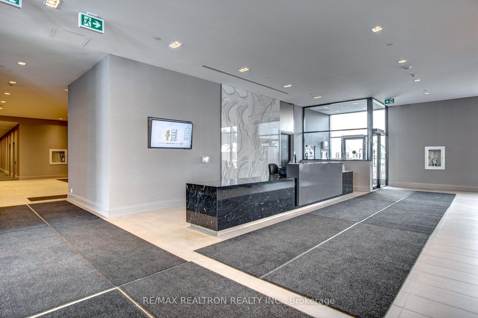 Property Photo:  555 William Graham Drive 331  ON L4G 3H9 