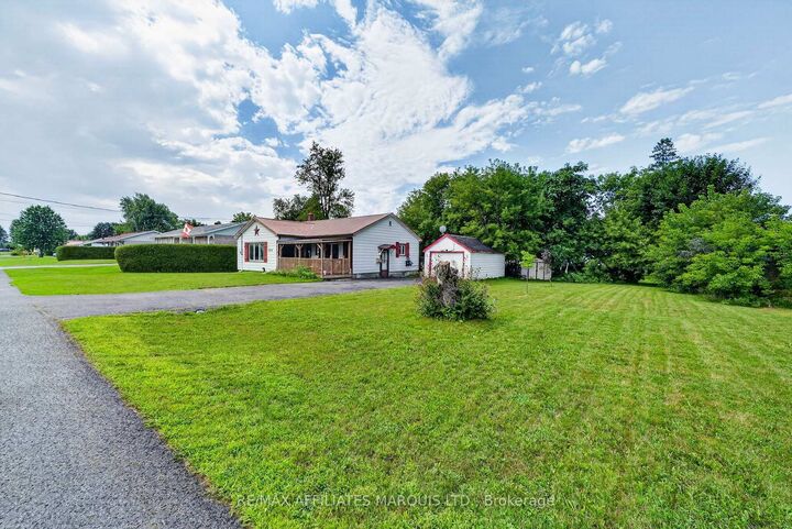 Property Photo: 3330 Poirier Avenue ON K6K 1E1