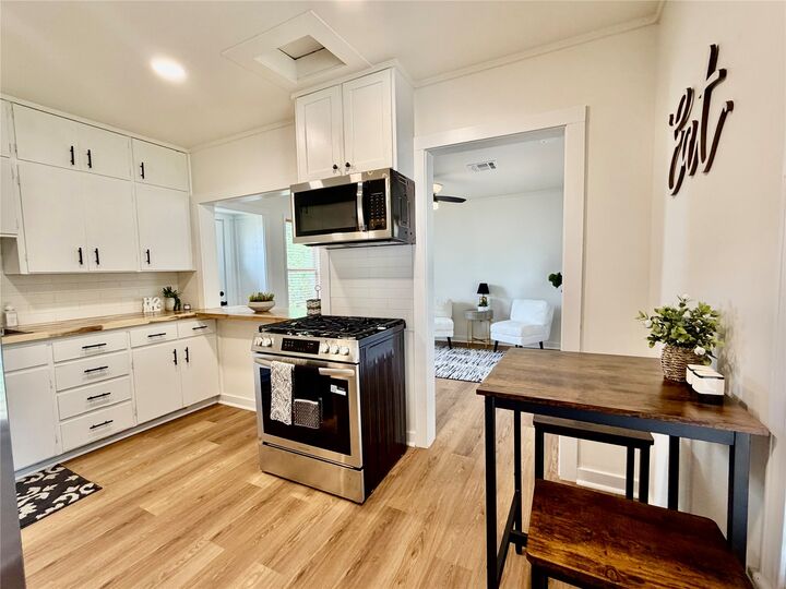 Property Photo:  307 N Hartman Avenue  OK 74023 