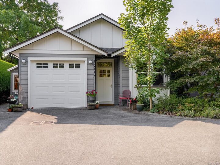 7045 Wallace Dr #A — photo 1