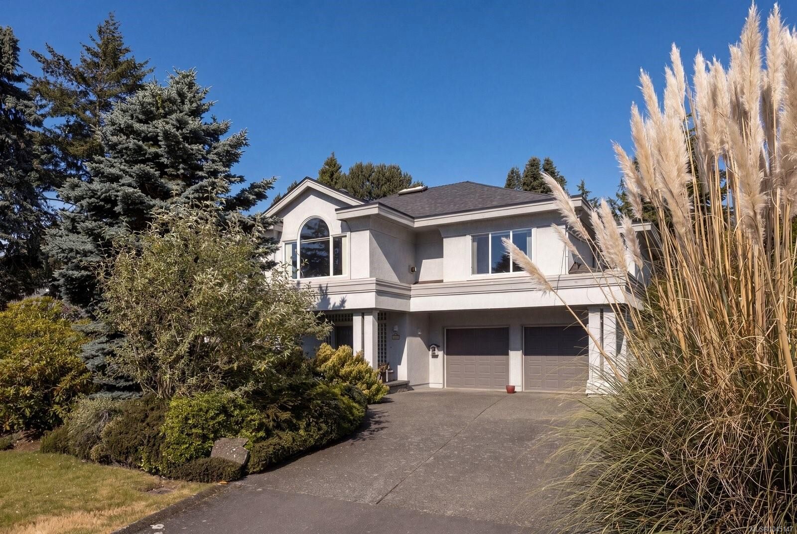 Property Photo: 2980 Sea View Rd BC V8N 1L1