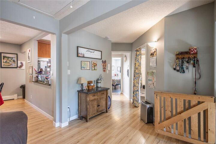 Property Photo: 877 Hutchinson Rd BC V0R 1L0
