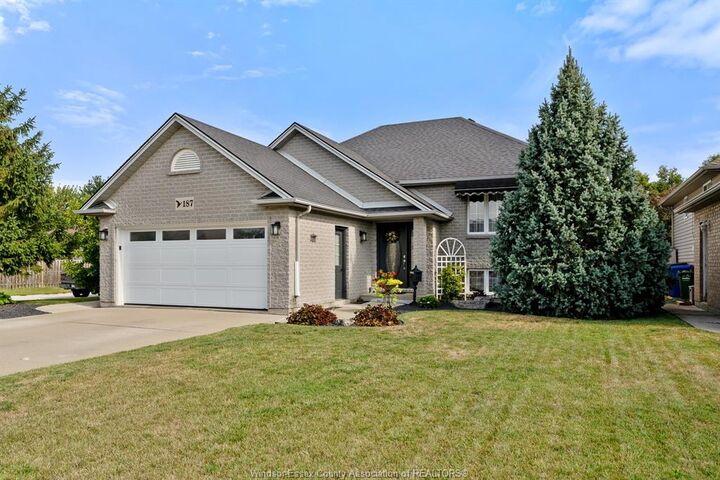 187 Mousseau Crescent — photo 1