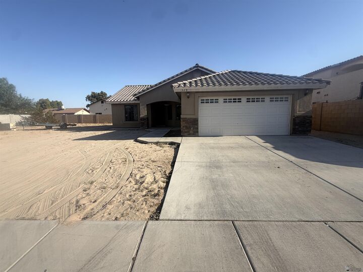 Property Photo:  1529 E Washington Ln  AZ 85336 