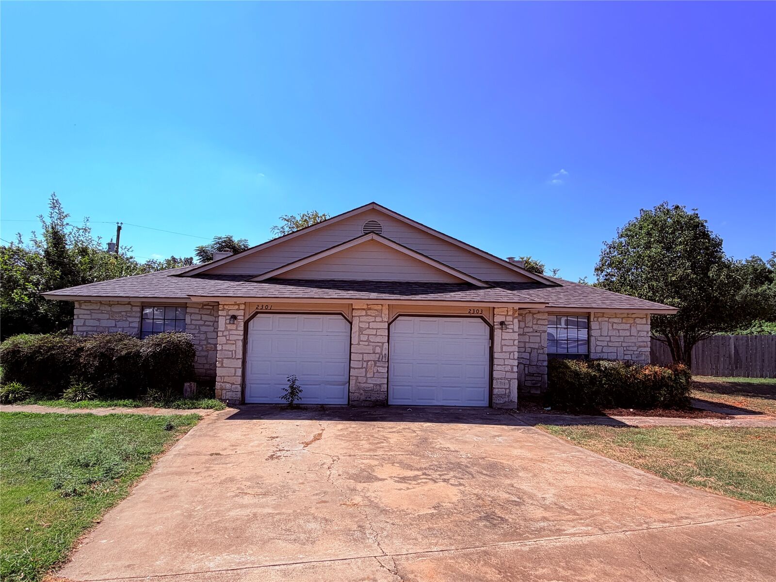 Property Photo: 2301 Whitlow Cove TX 78681