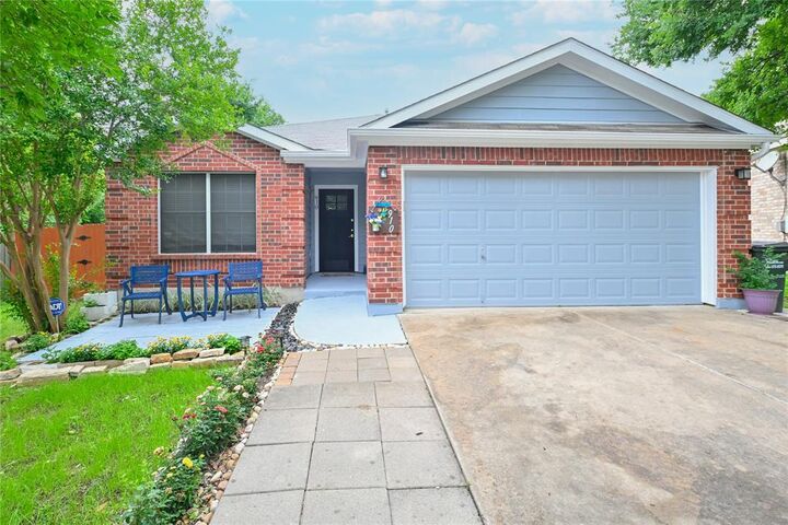 Property Photo:  910 Rocking Spur Cove  TX 78660 