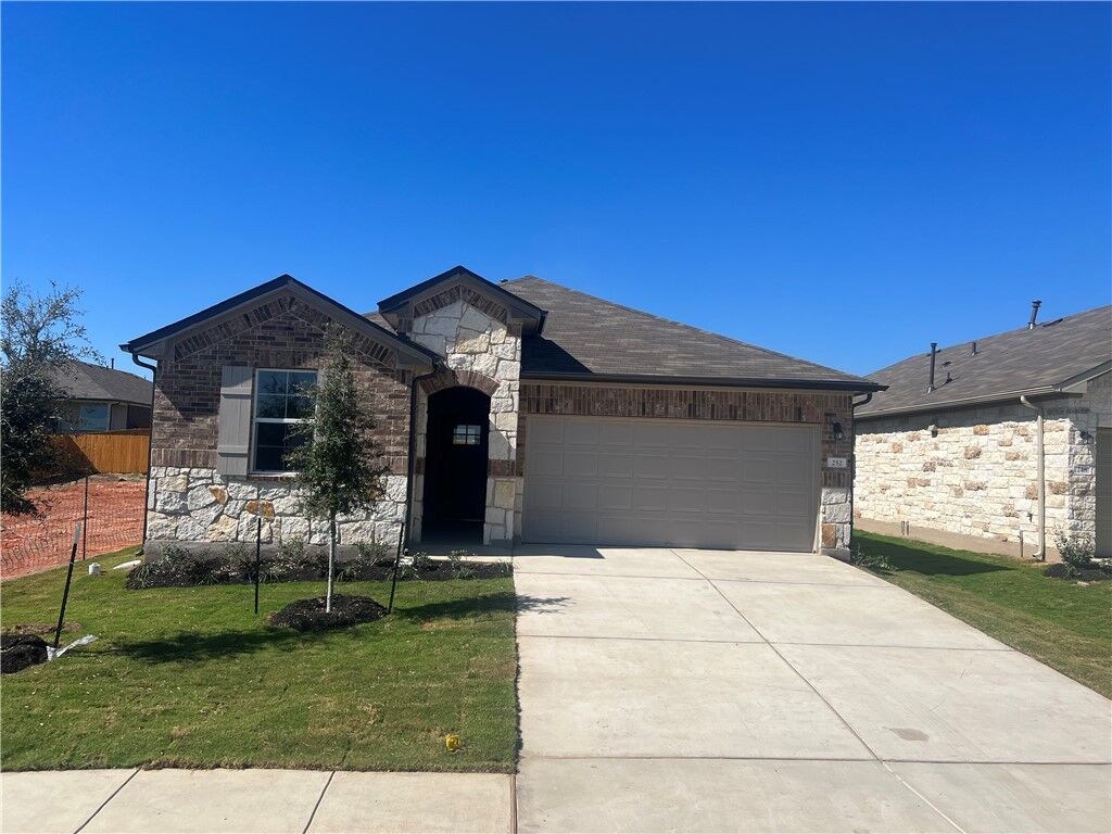 Property Photo: 252 Sunniberg Loop TX 78626