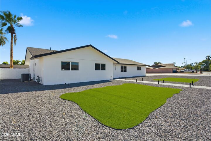 Property Photo: 1609 E Glencove Street AZ 85203