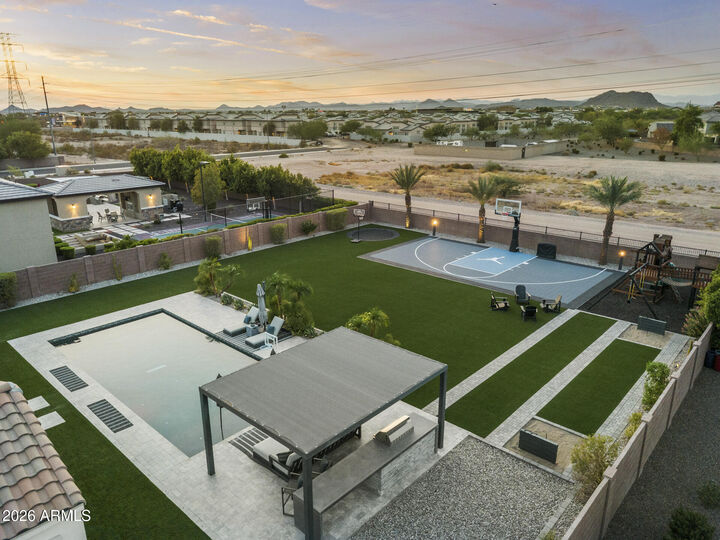 Property Photo:  9662 W Jj Ranch Road  AZ 85383 
