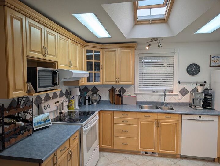 Property Photo: 2303 Cranley Drive 7 BC V4A 8W9